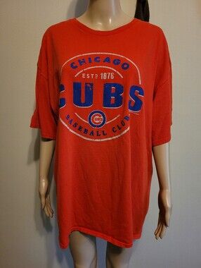 Genuine Merchandise Red Chicago Cubs Graphic Tee with Blue Logo-Size 2X